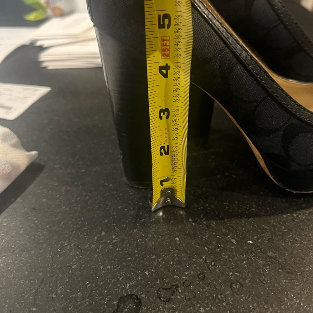 Coach heels size 8.5 - Picture 3 of 6
